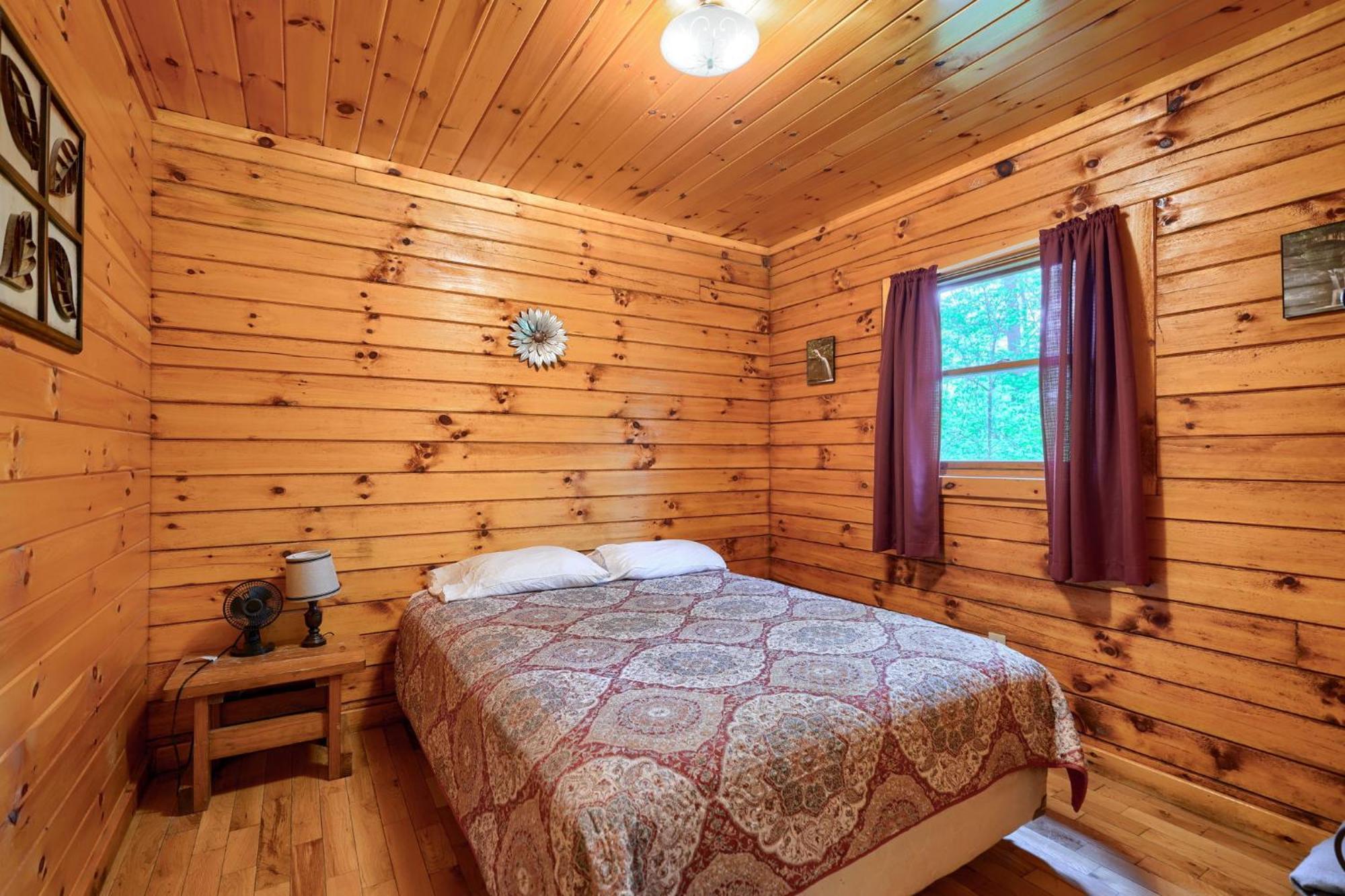 Blue Rose Cabins - Pine Ridge Cabin Logan Dış mekan fotoğraf
